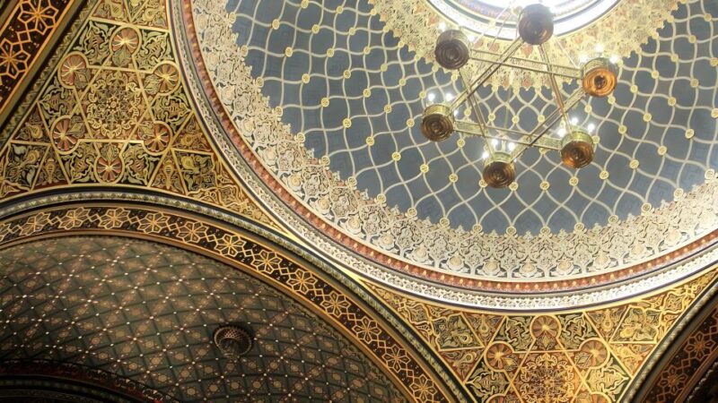 Prague: Prague Synagogues & the Jewish Cemetery Guided Tour - Discovering the Pinkas Synagogue