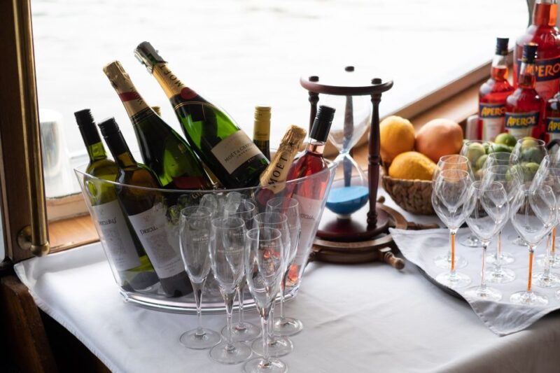 Prague: Private Beer Boat Cruise with Unlimited Beer - Experience a Private Beer Cruise on the Vltava River in Prague