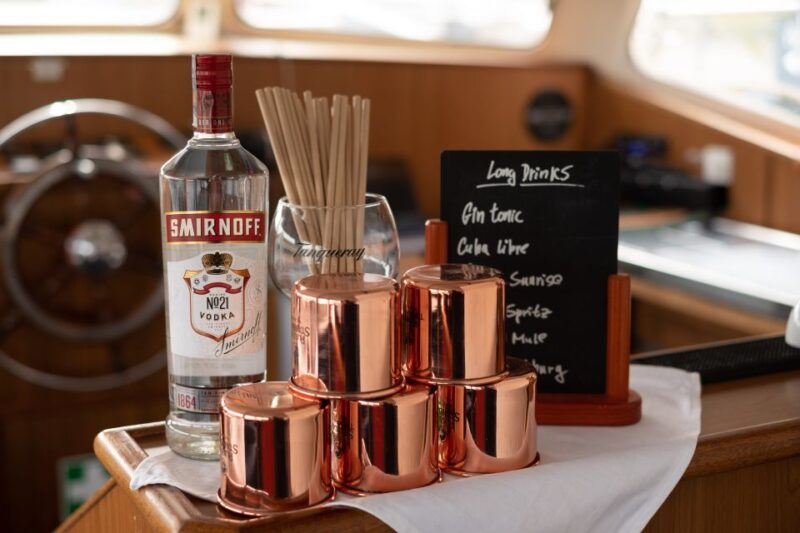 Prague: Private Beer Boat Cruise with Unlimited Beer - Key Points