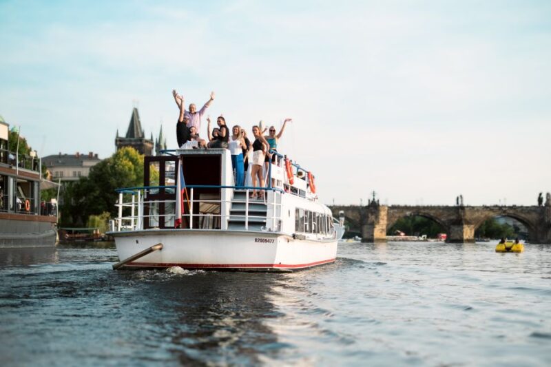 Prague: Private Beer Boat Cruise with Unlimited Beer - Who Should Book This Tour