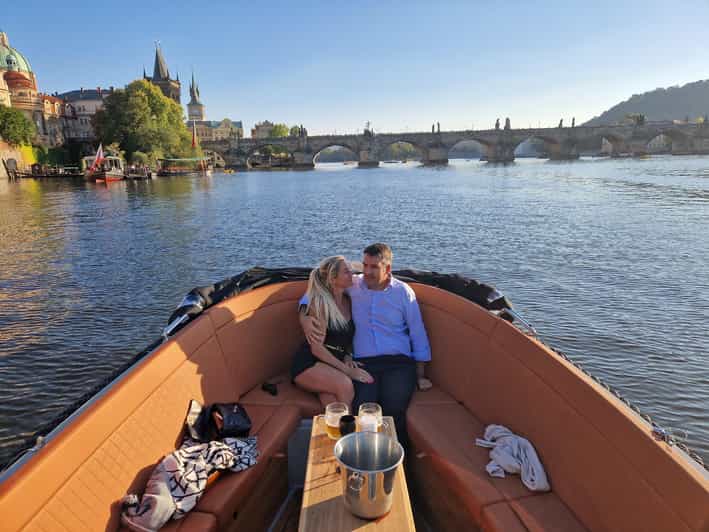 Prague Private Boat Tour - 2 Hours - Perfect for Celebrations, Romantics, and Water Lovers