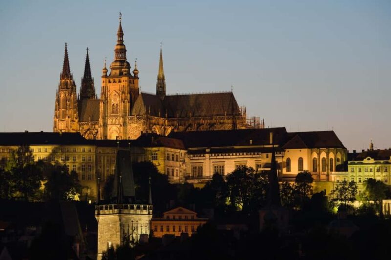 Prague: Private Castle Tour with Limousine-alone at catle - Key Points