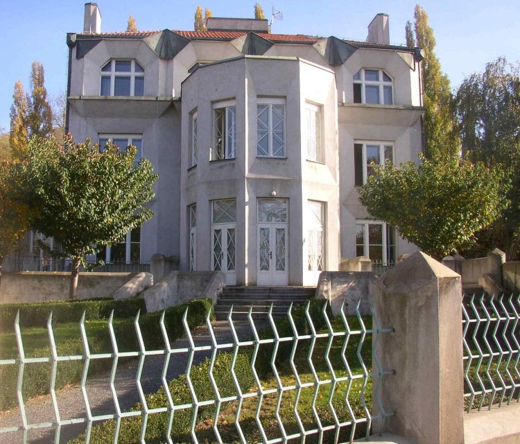 Prague: Private Prague Art Nouveau and Cubism Tour - Starting at Prague’s 1909 Central Train Station