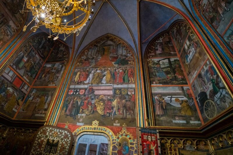 Prague: Private Prague Castle Interior Tour - Visiting the St. Vitus Cathedral Interior