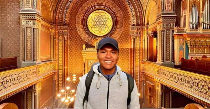 Prague: Private Tour inside the Jewish Cemetery & Synagogues - Key Points