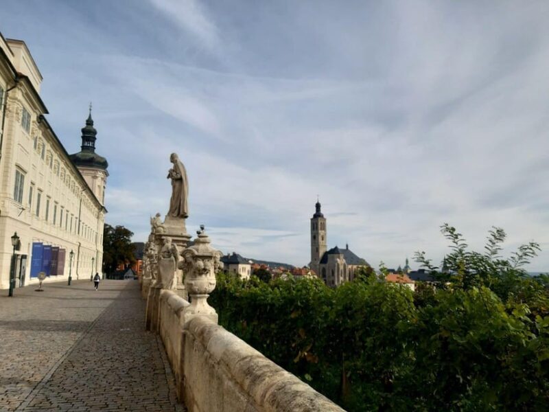 Prague: Private tour to Kutna Hora and Bone church - A Compact Day Trip to Kutna Hora and the Bone Church