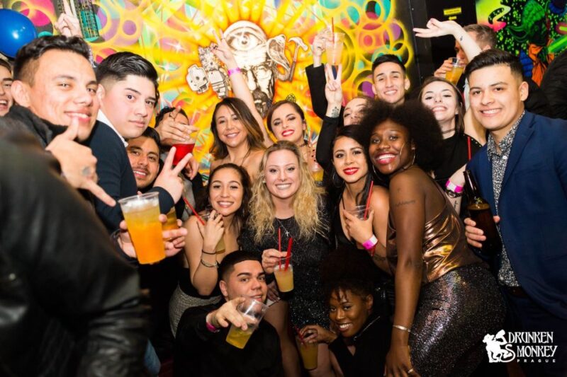 Prague: Pub Crawl with Unlimited Drinks, Bars & Club Entry - The Grand Finale at a Major Prague Nightclub