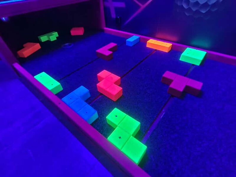 Prague: Punk Minigolf Glow-in-the-Dark Entry Ticket - Suitable for Families, Friends, and Couples