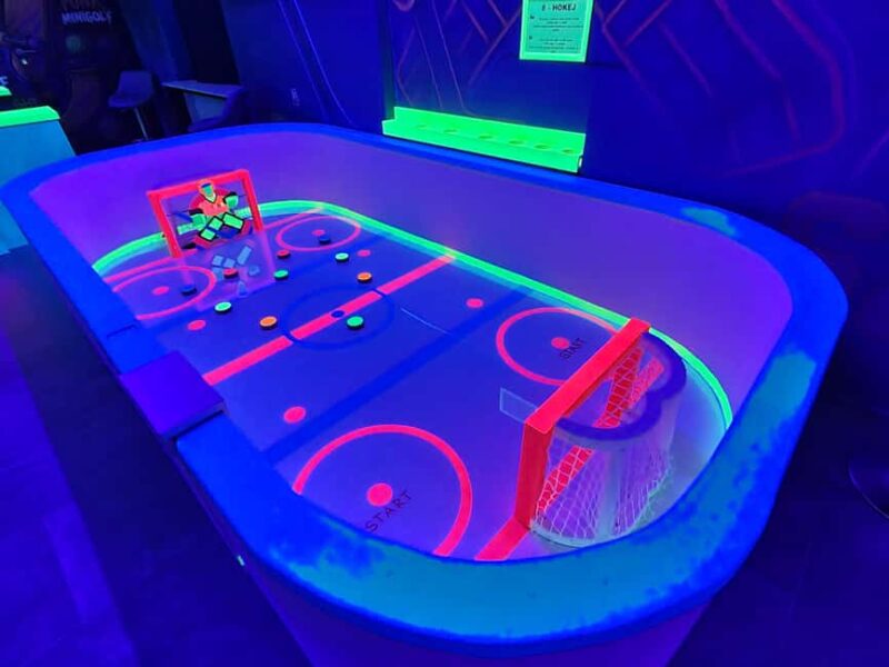 Prague: Punk Minigolf Glow-in-the-Dark Entry Ticket - Experience Quality and Guest Feedback