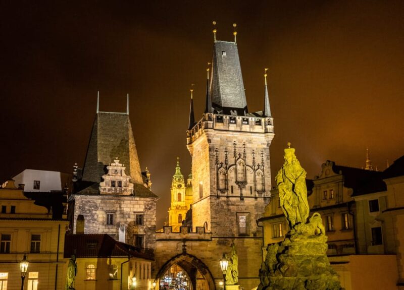 Prague: River Cruise, Charles Bridge Museum, & Walking Tour - Access to the Charles Bridge Museum for Independent Exploration