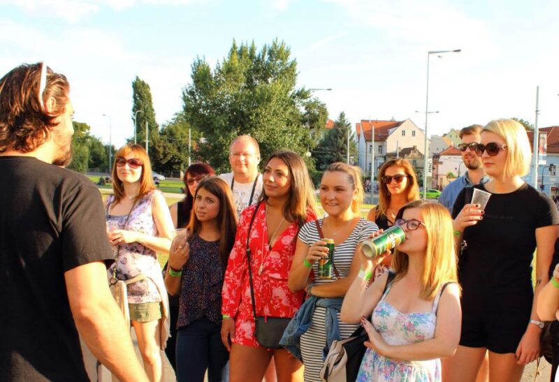 Prague: Riverside Parties - The Mobile Bar Experience with Unlimited Drinks