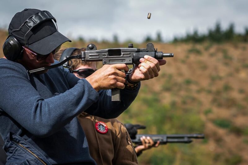 Prague: Shooting Experience with 3 to 10 Guns & Bus Transfer - Highly Praised Guides and Shooting Highlights