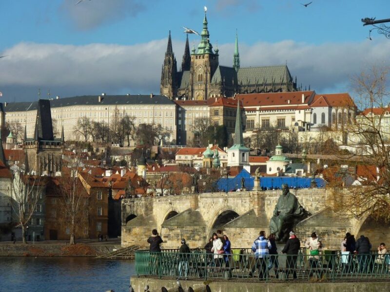 Prague Sightseeing Tour with Lunch - Explore Prague’s Historic Landmarks with a Full-Day Guided Tour and Lunch