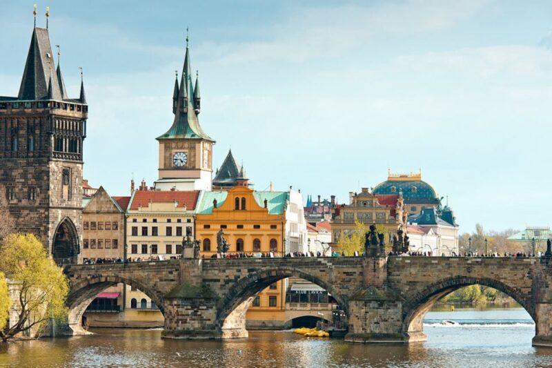 Prague Sightseeing Tour with Lunch - Tasting Czech Cuisine in a Medieval Tavern
