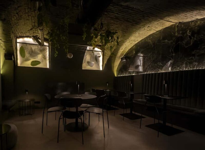 Prague Smoke-Infused Cocktail Tasting in a Hidden Bar for 2 - Pricing and Suitability