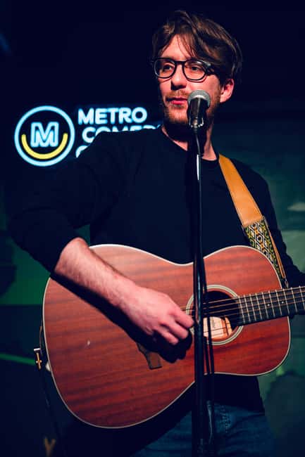 Prague: Sunday Live Music & Stand-Up Comedy Night in English - The Unique Atmosphere of the Lounge and Bar