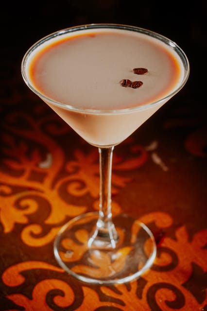 Prague: Tuesday Stand-Up Comedy in English - The Pacing and Experience: How the Evening Unfolds