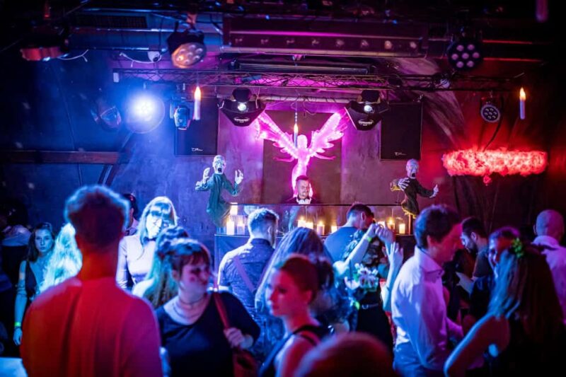 Prague: VIP Club Night with Table, Drinks, and Limo - Key Points