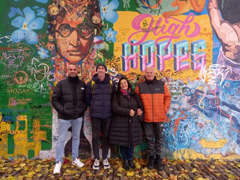 Prague : Visite insolite avec un guide journaliste français - Key Points