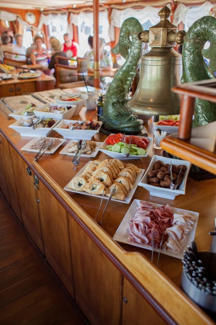 Prague: Vltava River Evening Dinner Cruise - The Views of Pragues Historic Landmarks from the River