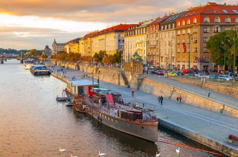 Prague: Vysehrad Castle and Riverside E- Bike Tour - The Iconic Dancing House from the River