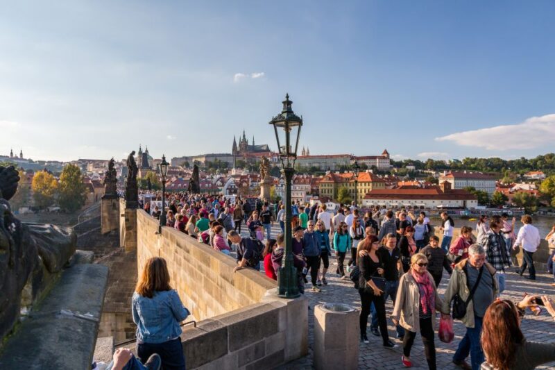 Prague: Walking Tour & Virtual Reality Experience - The 10-Minute Arcade VR Adventure
