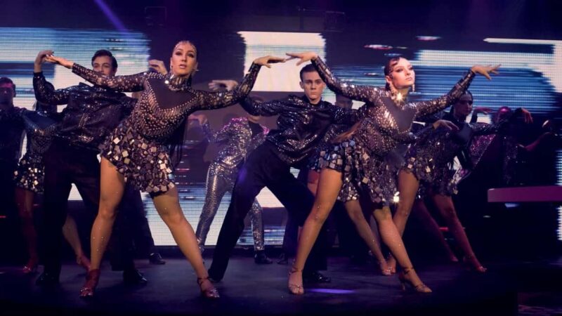 Prague:Breathtaking Cabaret Show with 4-Course Dinner Option - Experience the Excitement of Prague’s Breathtaking Cabaret Show with Dinner