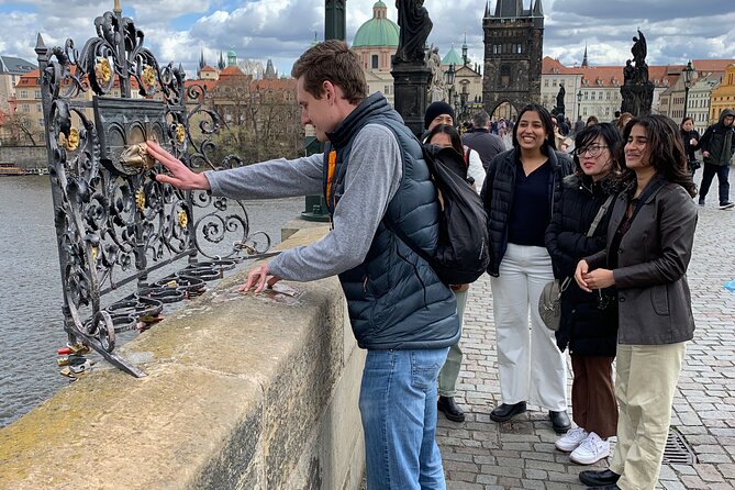Pragues TOP Sights - Old Town, Jewish Quarter, Charles Bridge (Tip-based tour) - Guides and Their Style