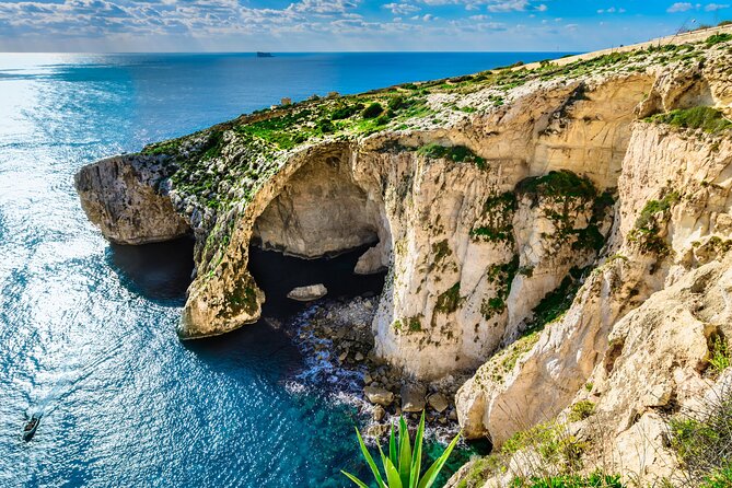 Prehistoric Temples and Highlights of the South Full-Day Tour - Tasting Malta at the Open-Air Market and Local Cafes