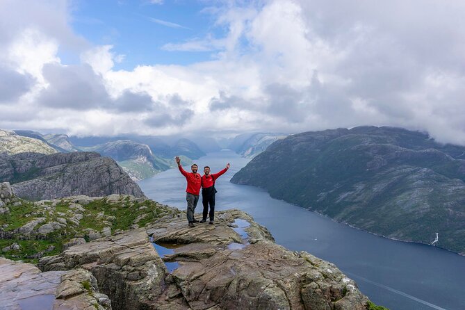 Preikestolen Hidden Trail Hike + Lunch and Canoe Trip - Reaching Preikestolen’s Legendary Cliff