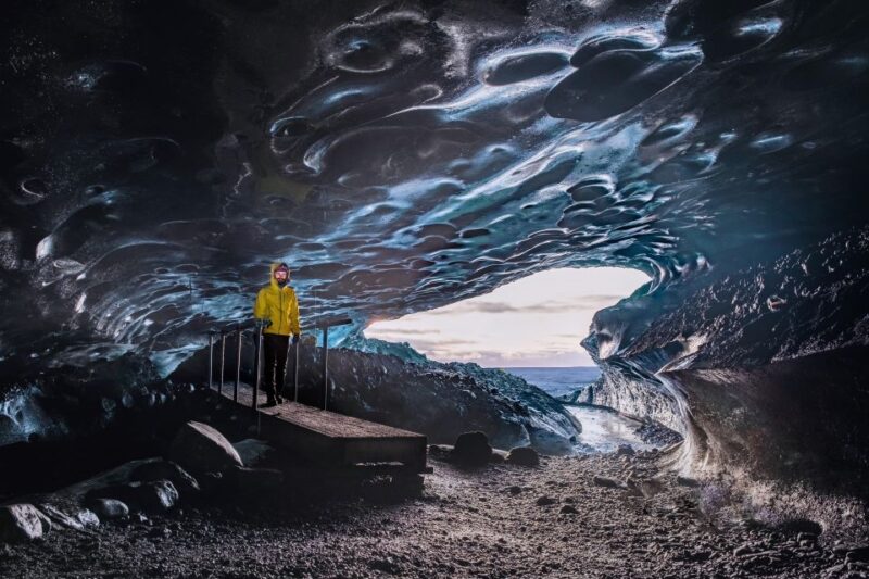 Premium Blue Ice Cave Tour - hot soup & hot drink incl. - Expert Guides Ensuring Safety and Knowledge