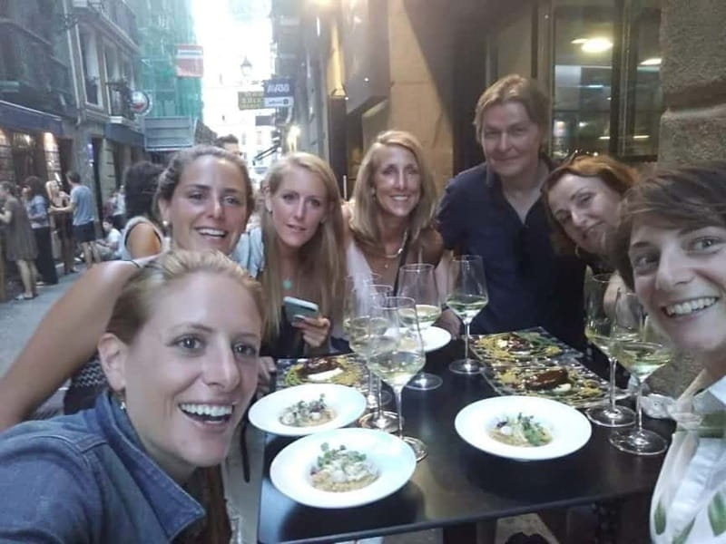 Premium Evening Pintxos Tour in San Sebastians Old Town - Discover San Sebastian’s Flavour with a Premium Pintxos Tour in the Old Town