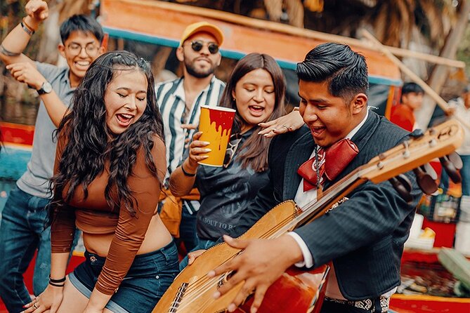 PREMIUM Frida Kahlo Museum and Xochimilco (Small Groups) - Logistics: Transportation, Pacing, and Accessibility