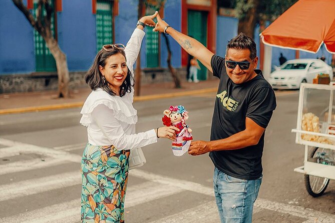 PREMIUM Frida Kahlo Museum and Xochimilco (Small Groups) - Food and Drink: Sampling Mexican Flavors