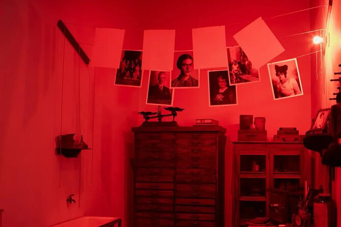 Premium Frida Kahlo Red House and Xochimilco (Small Groups) - Visiting Frida Kahlo’s Red House Museum