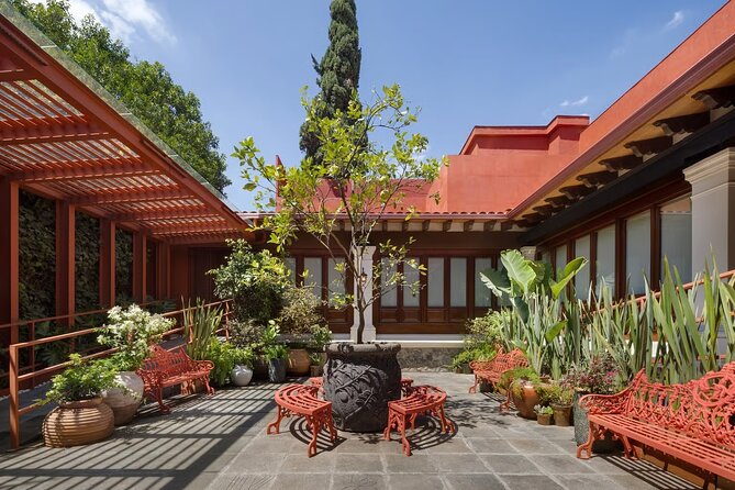 Premium Frida Kahlo Red House and Xochimilco (Small Groups) - Logistics and Meeting Points