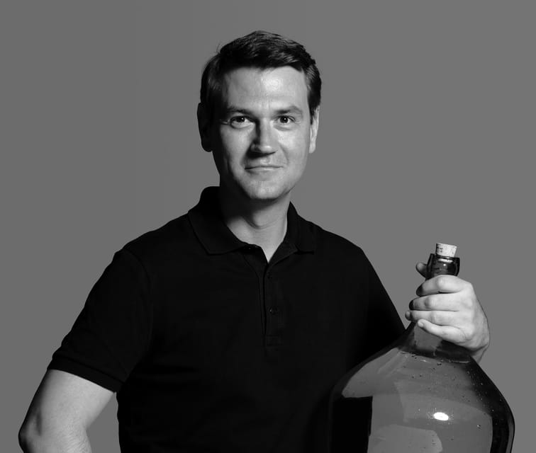 Premium gin tasting: production, variety and tasting - The Meeting Point and Tour Logistics