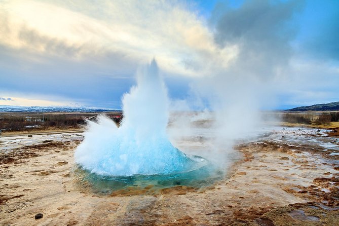 Premium Golden Circle Tour in Jeep - Soaking in Iceland’s Warmth at the Secret Lagoon