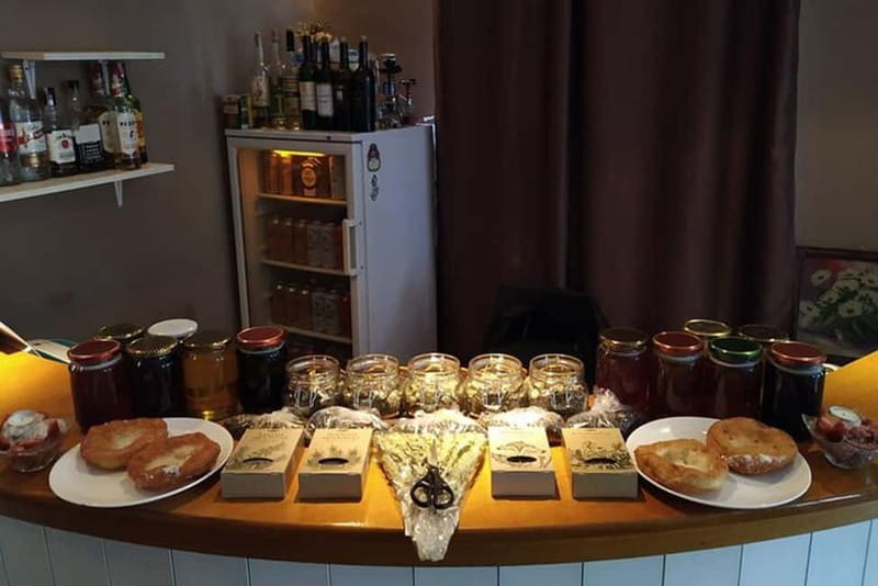 Premium honey and herbal tea tasting - Tasting Five Types of Carefully Selected Honey
