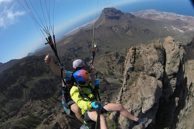 Premium paragliding in Tenerife with the best staff of pilots: Emotion and safety - Key Points