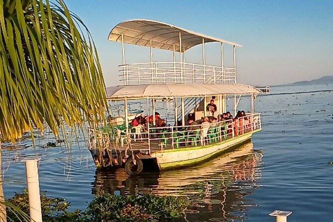 Premium Private Tour: Chapala, Tlaquepaque, Tonala and 3 Foals - Visiting the Guadalajara Cathedral in the Historic Center