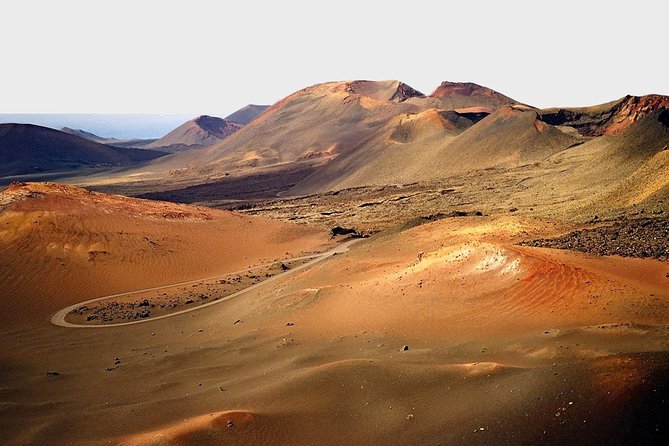 Premium Tour Timanfaya National Park and Cueva de Los Verdes - Convenient Transportation and Skilled Guides