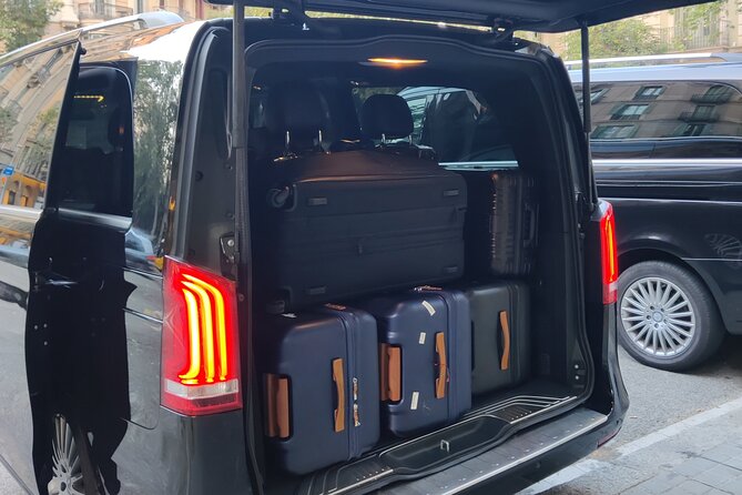 Premium Transfer from / to Airport and Port - Key Points