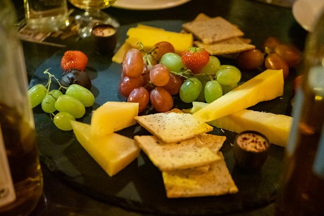 Premium Whiskey and Food Tasting in Dublin - The Curated Whiskey Tastings: Five Varieties Explored