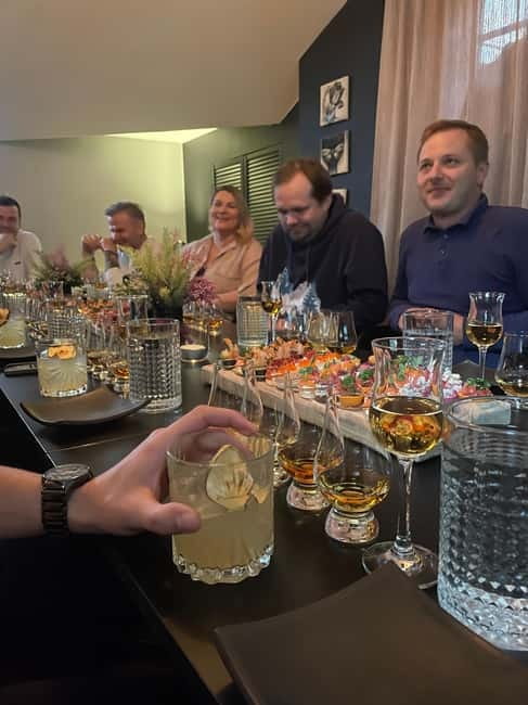 Premium Whiskey Masterclass & Delicious Snacks - The Start: Warm Welcome and Welcome Cocktail