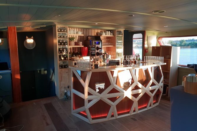 Prestige Commented Cruise glass of wine and Canelé in Bordeaux - Booking, Cancellation, and Practical Info