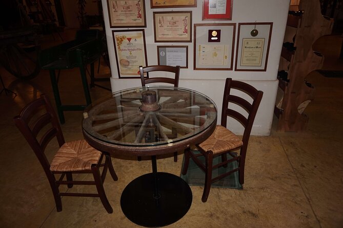 Primitivo and Negroamaro wine tour: a visit to two wineries and typical lunch. From Lecce - Key Points