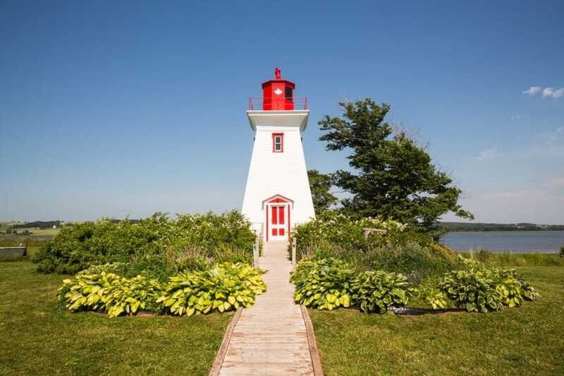 Prince Edward Island: Guided Tour with Anne of Green Gables - Practical Aspects and Group Size