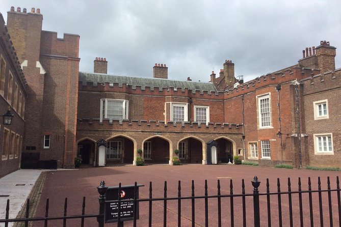 Princess Diana Private Walking Tour of London - Royal Landmarks: St. James’s Palace and Buckingham Palace