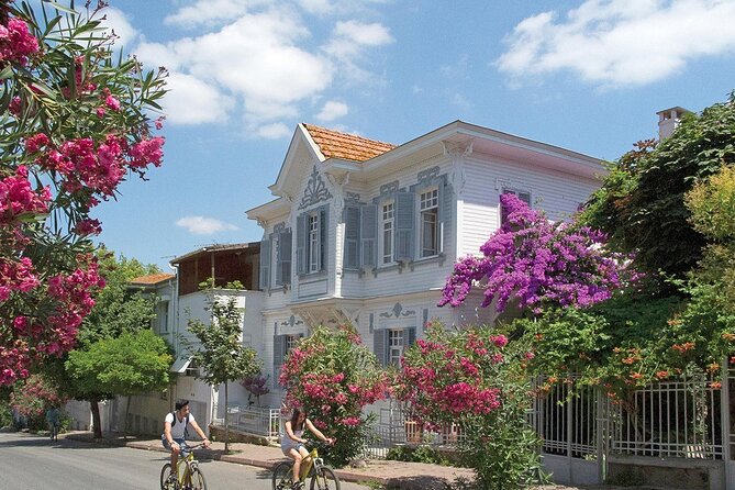 Princess Island Tour Full Day with Lunch - Reviews Highlight the Enjoyable Atmosphere and Guide Expertise